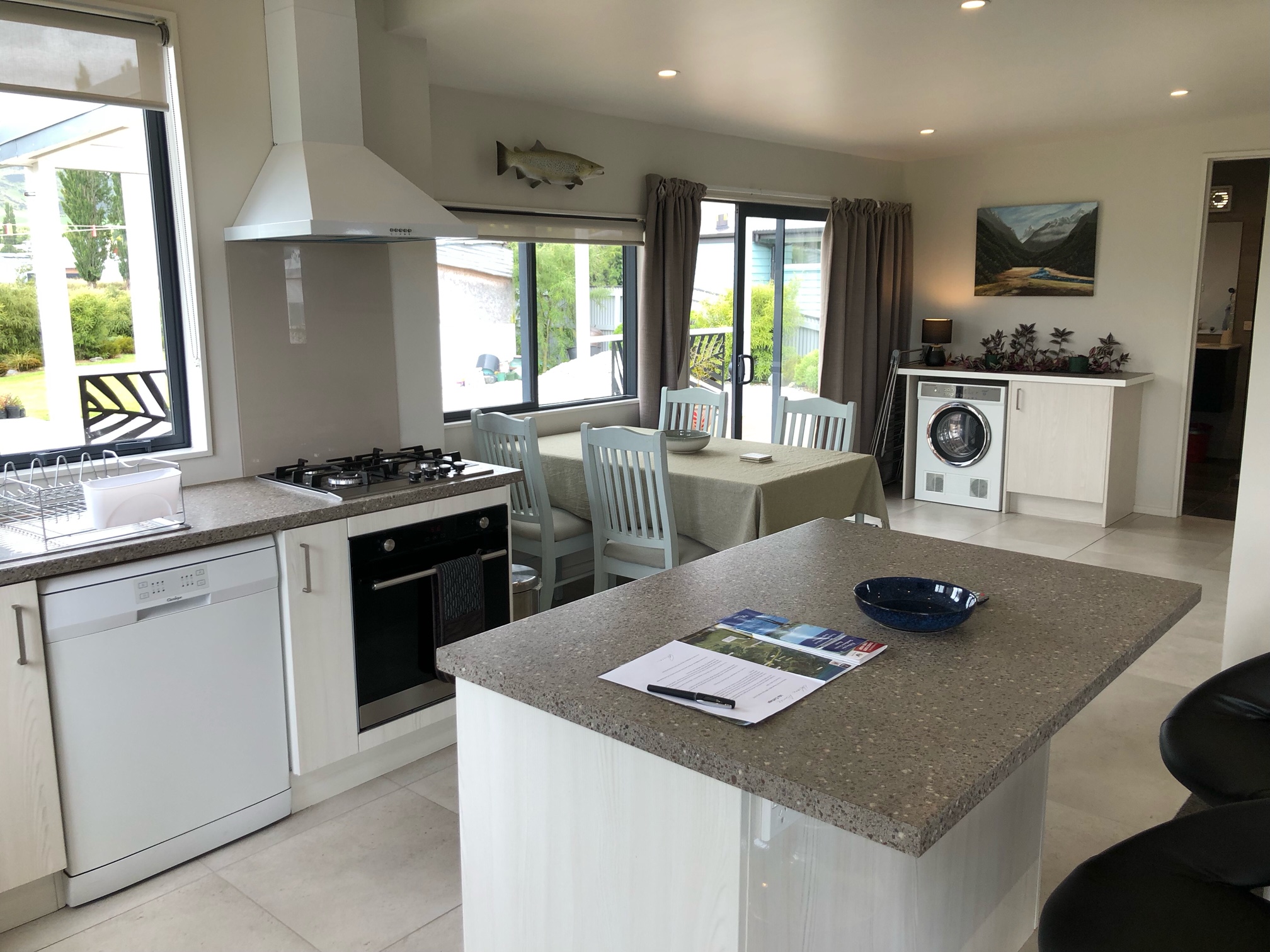 Kitchen, Dining and Laundry